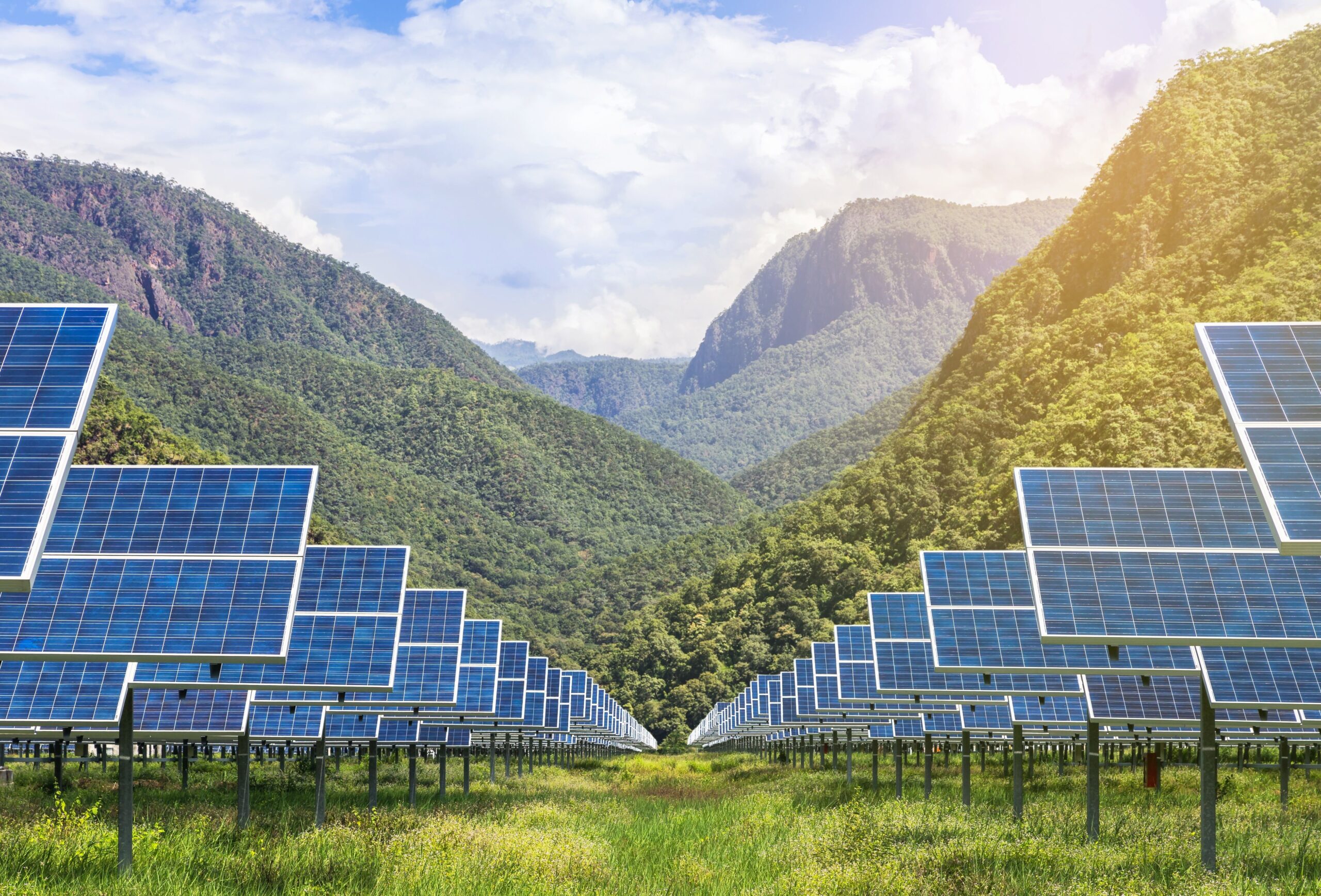 Top solar company in Pakistan 2025 installing rooftop solar panels in Islamabad for energy savings